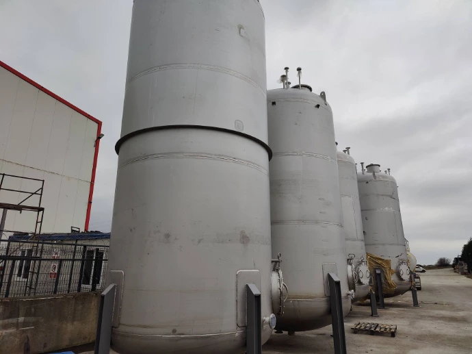 Edelstahltanks in der Fertigung bereit zur Auslieferung – Lohnfertigung Lohmann Engineering