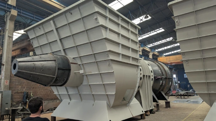 Lüftergehäuse für Kraftwerk in der Endmontage – Schweißkonstruktion und Lohnfertigung Lohmann Engineering