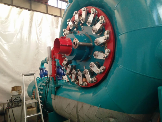 Francis-Turbine bei der Werksmontage – Lohnfertigung und Qualitätssicherung Lohmann Engineering