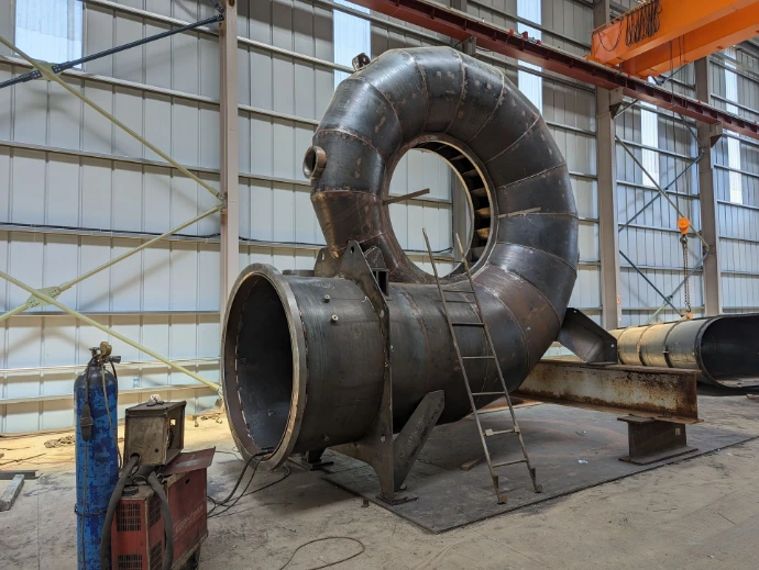 Spiralgehäuse einer Francis-Turbine in der Fertigung – Schweißkonstruktion Lohmann Engineering