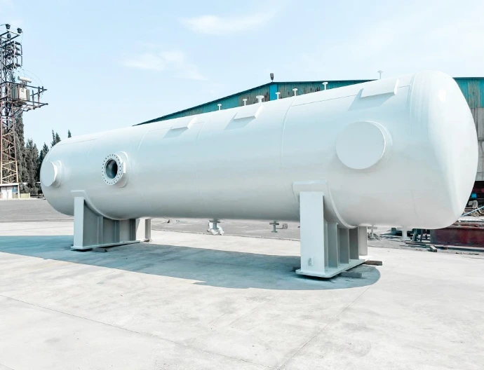 Wasserstofftank mit 50mm Wanddicke und 40 bar Innendruck – Druckbehälter Lohnfertigung Lohmann Engineering